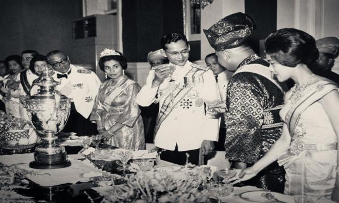 พระราชกรณียกิจ : ด้านความสัมพันธ์กับต่างประเทศ