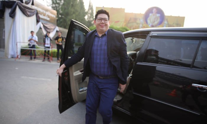 “องอาจ ธรรมนิทา” โผล่วัดพระธรรมกาย