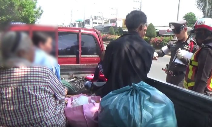 ชาวบ้านขอผ่อนปรนนั่งกระบะหลังบ้าง โอดเป็นวิถีชาวบ้านชนบท