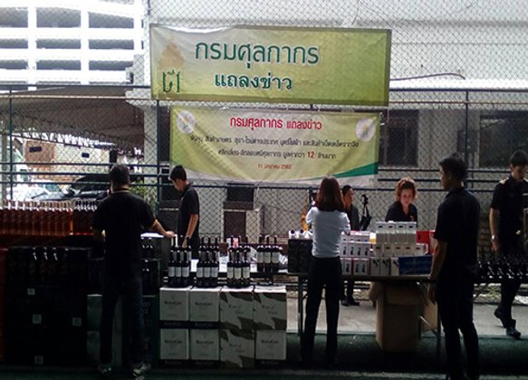 กรมศุลฯจับกุมเหล้าบุหรี่ไฟฟ้าหนีภาษีค่า12ล.