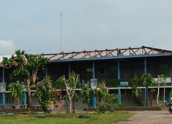 พายุพัดโรงเรียนบ้านวังน้ำมอกร่วมเดือนไร้ช่วยเหลือ