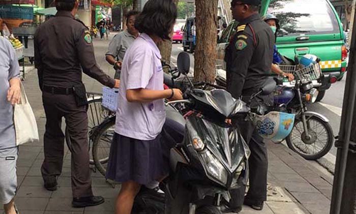 กทม.ประกาศ ปชช.ส่งหลักฐานผู้ฝ่าฝืนขับขี่ และจอดรถบนทางเท้าได้ส่วนแบ่ง 50%