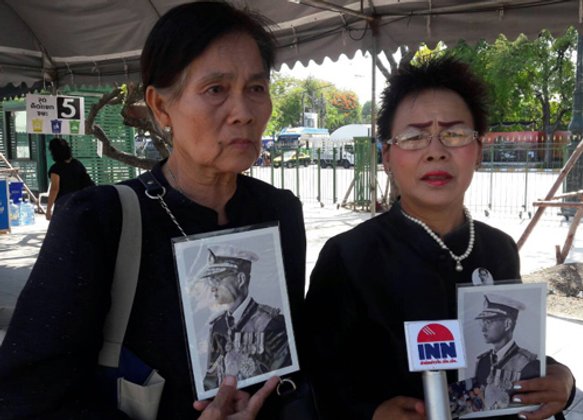 ปชช.ทยอยกราบพระบรมศพ-ร่วมด้วยช่วยกันให้บริการ