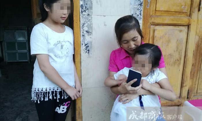 ด.ญ.จีนวัย 12 พาน้อง 6 ขวบเดินทางนับพันกิโลฯ ตามหาแม่ขาดการติดต่อ