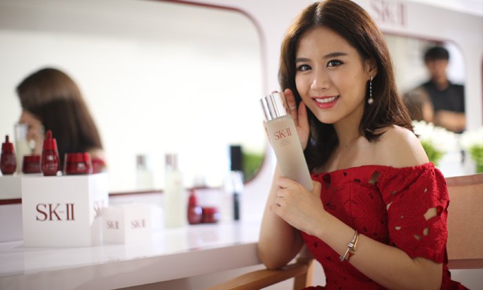 เฟย์-พรปวีณ์ และ ฟาง-ธนันต์ธรญ์ สองสาวเซเลบคนดังตระกูล ‘นีระสิงห์’ เตรียมลุยงานธุรกิจด้านแฟชั่น