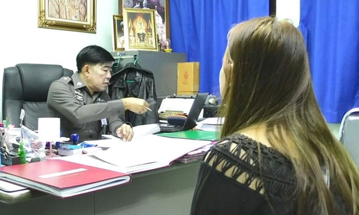 ลูกสาว อบต.โต้หนังคนม้วน หลังแม่ค้าส้มตำแจ้งความถูกรุมตบ