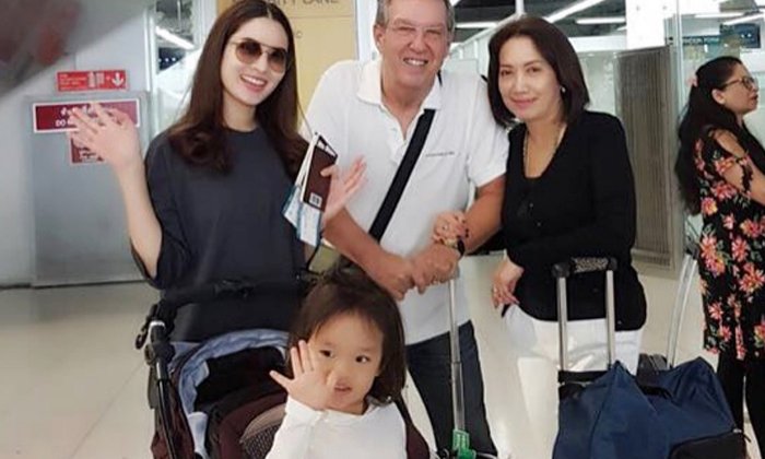 แอฟ ทักษอร เหินฟ้าพร้อม น้องปีใหม่ แฟนคลับเชียร์ สงกรานต์ บินตามง้อ