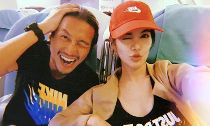 “ก้อย” ยิ้มแก้มปริ “ตูน” ส่งดอกไม้ช่อโตเซอร์ไพรส์ ถือเป็นครั้งแรกตั้งแต่คบกัน