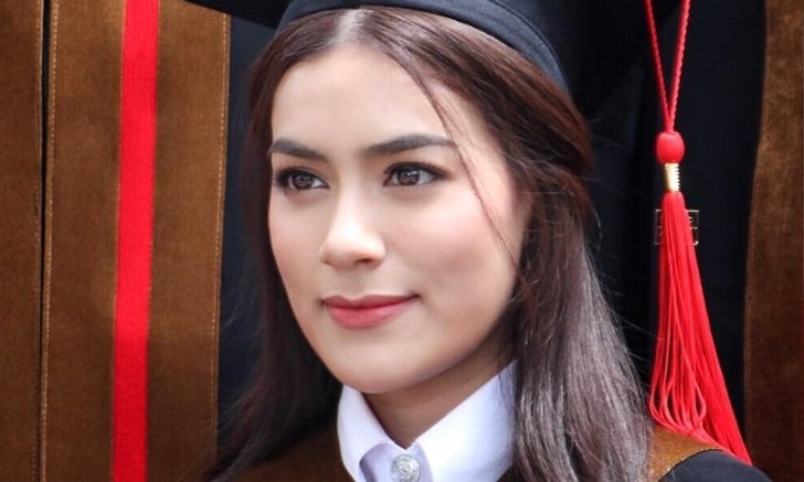 ซุปตาร์ร่วมยินดี "คิมเบอร์ลี่" ซ้อมรับปริญญา อีกหนึ่งความสำเร็จในชีวิต