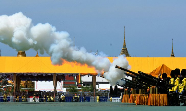 พระราชพิธีบรมราชาภิเษก: เหล่าทัพยิงสลุตหลวงเฉลิมพระเกียรติ