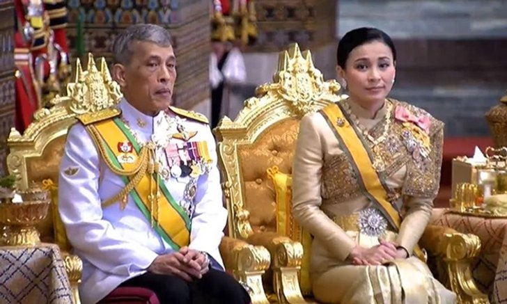 ในหลวงทรงเฉลิมพระปรมาภิไธย พระนามาภิไธย และสถาปนาพระฐานันดรศักดิ์พระบรมวงศ์
