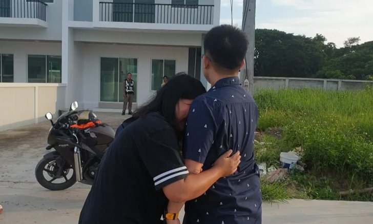หนุ่มก่อสร้างผูกคอดับในหมู่บ้านชื่อดัง น้อยใจเมียยึดมือถือ-ทิ้งลูกแฝดวัย 2 ขวบไร้พ่อ