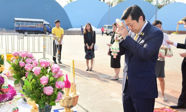 "ศุภชัย เจียรวนนท์" กราบสักการะ ร.5 ก่อนเซ็นสัญญาประวัติศาสตร์ไฮสปีด 3 สนามบิน