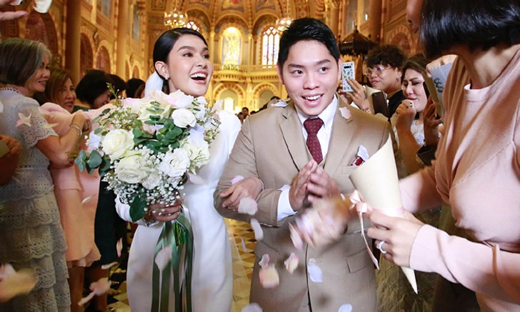 ภาพเต็มงานแต่งในโบสถ์ "เปาวลี - เอิร์ธ" ศักดิ์สิทธิ์ โรแมนติก "ซูโม่กิ๊ก" ถึงกับเสียน้ำตา