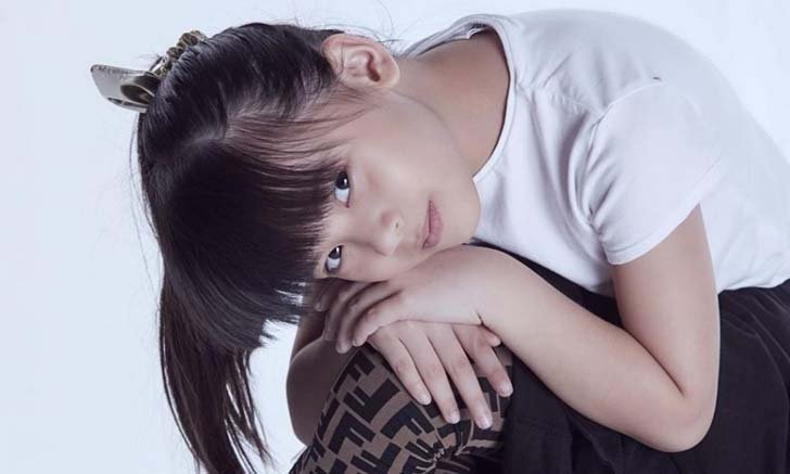 "น้องบีน่า" ลูกสาว "นานา" ยิ่งโตยิ่งสวย โพสท่าถ่ายแบบอินเนอร์มาเต็ม