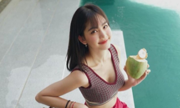 "โบว์ เมลดา" สวยสดใส เซ็กซี่เขย่าใจ แฟนคลับถามหาไม้เรียวกันใหญ่