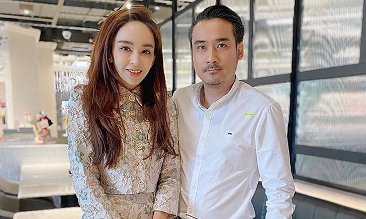 "เป้ย ปานวาด" ถ่ายรูปคู่ทนายเจมส์ ชาวเน็ตถาม "ใช่อย่างที่คิดไหมนะ?"