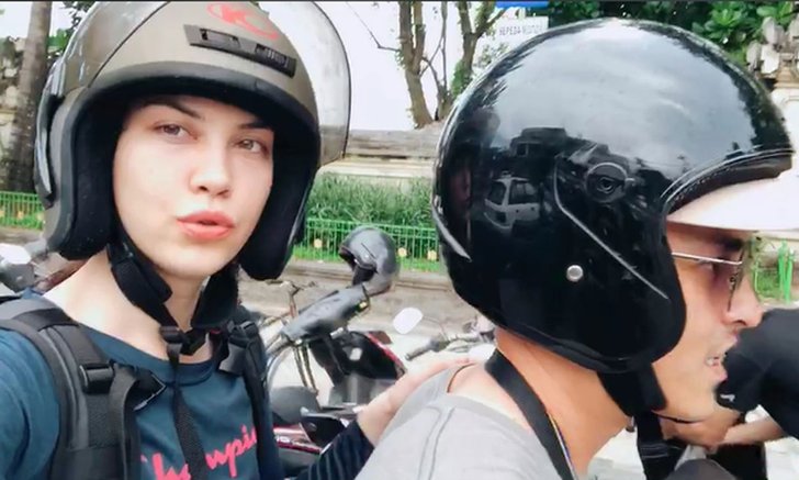 หวานมาก "สงกรานต์" ขี่มอเตอร์ไซค์พา "แมท" ซ้อนท้ายแอ่วเมืองเชียงใหม่ (มีคลิป)