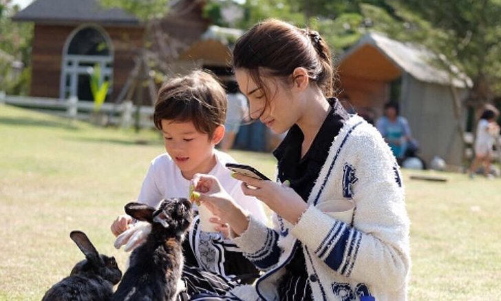 "ซาร่า" โพสต์รูปคู่ลูกชาย "น้องแม็กซ์เวลล์" ยังเชื่อและมีความหวัง ท่ามกลางดราม่าหนัก
