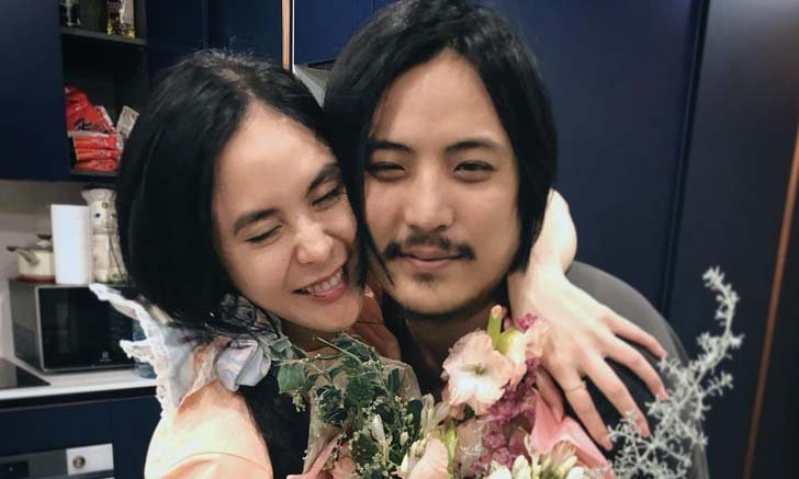 "พีค ภัทรศยา" เข้าโหมดอ้อนมุ้งมิ้ง กอดแน่น "ต๊อด ศิณะ" เขียนแคปชั่นหวาน รักรัดรัก