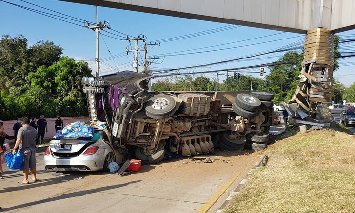 Lucky number, the Mercedes-Benz got crushed by the owner.