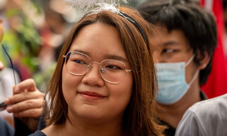 ศาลให้ประกัน "รุ้ง ปนัสยา" แล้ว วงเงินประกัน 2 แสนบาท พร้อมตั้งเงื่อนไข