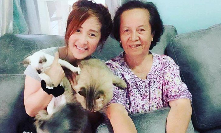"ต่าย สายธาร" อาลัยคุณแม่ เผยรอลูกจนวินาทีสุดท้ายก่อนเสียชีวิตจากโรคร้าย