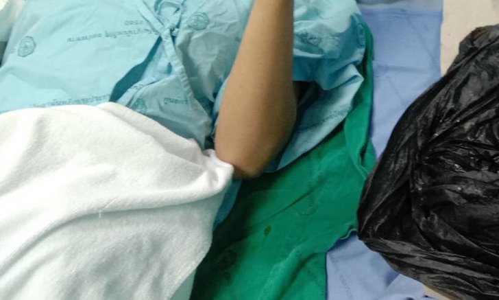 สาวโรงงานคลอดลูกในห้องน้ำ ใช้ถุงเท้ารัดคอเด็กจนตาย ผงะ หิ้วถุงดำไป รพ.ด้วย