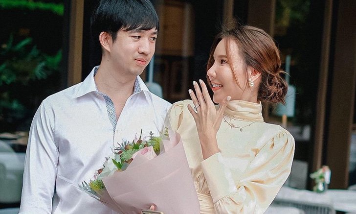 ว่าที่เจ้าสาว "เกี่ยวก้อย" เขินมาก แฟนหนุ่ม "ไฮโซโย" เซอร์ไพรส์ขอแต่งงานสุดหวาน