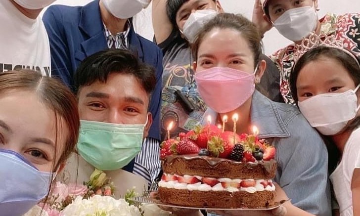 ส่องคอมเมนต์ 4 หนุ่มฮอต ที่เคยตกเป็นข่าวกับ "แอฟ ทักษอร" พร้อมใจอวยพรวันเกิดครบทีม