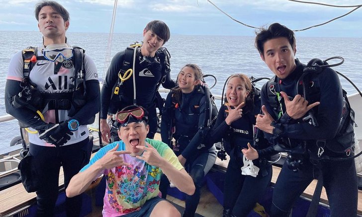 ภาพคู่ "เจมส์ จิรายุ" เกี่ยวก้อย "โฟม" แฟนสาวนอกวงการร่วมทริปดำน้ำสุดหวาน