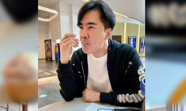 "เคลลี่ ธนะพัฒน์" อินเลิฟหนักมาก โพสต์รูปนั่งกินไอศกรีม แต่คนบนหน้าจอมือถือ แย่งซีนเต็มๆ?