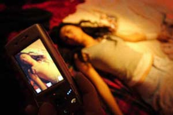 อึ้ง ! ครู โชว์คลิปโป๊ นร.ประถมดู