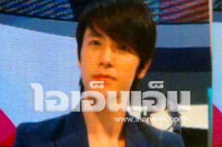 ลีดงเฮบุกไทยเปิดตัวMaxim คอนแทคเลนส์