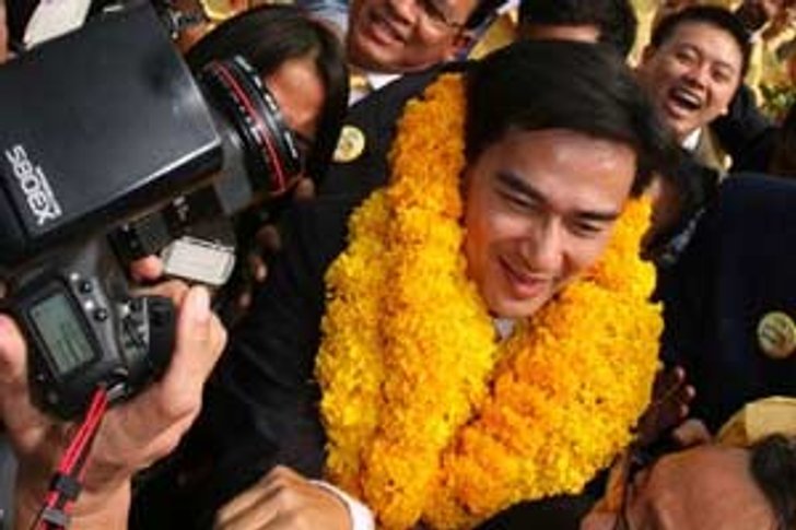 โพลล์ชี้ รบ.มาร์ค สอบตกเรียบ !