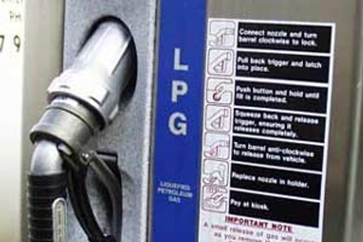 รมว.พลังงาน เล็ง ชงครม. ตรึงราคาLPG