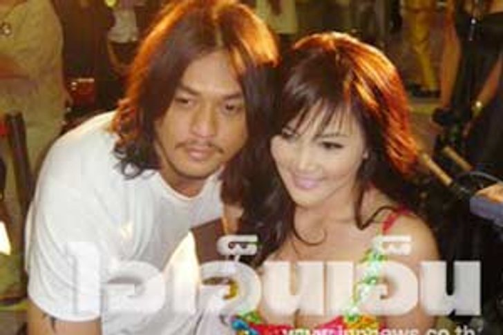อุ๊ย! นิกกี้ เช็ดถูสยิว ออย-แจ๊ส ขายยาล้างน้องจิมมี่