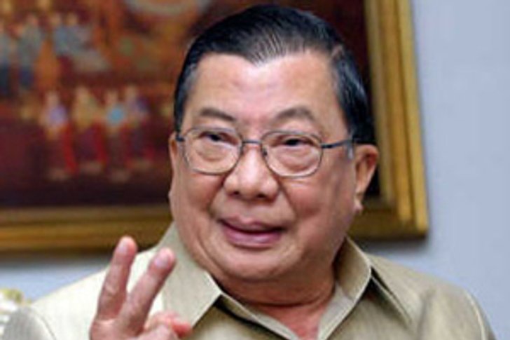 ชวลิต จี้หามือบึ้ม - เสธ.แดงขู่ศาลไม่ควร