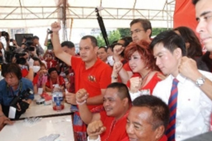 ณัฐวุฒิ บอก 9 โมงบุกเทเลือดบ้านนายกฯ