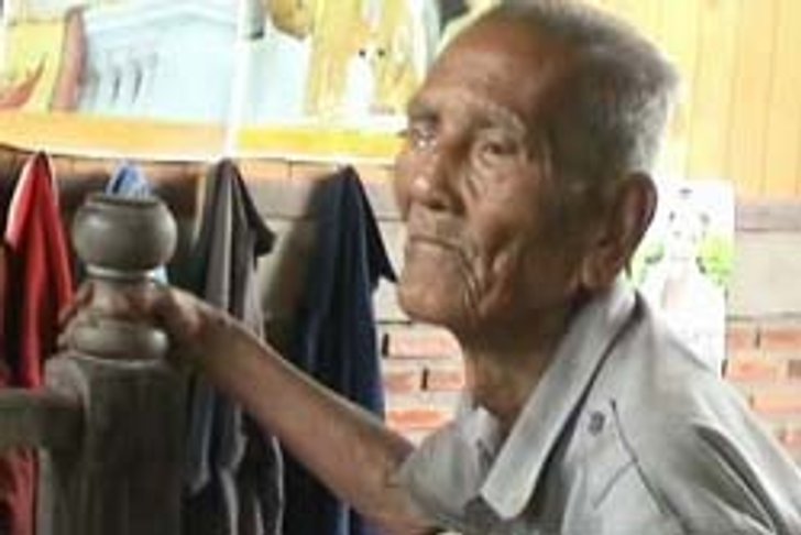 สลด! ตาวัย 107 ปี ถูกทิ้งโดดเดี่ยว