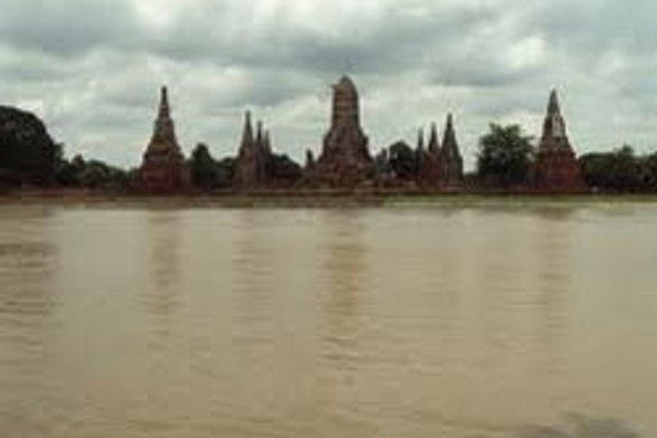 อยุธยา อ่วม!! แม่น้ำป่าสักทะลักท่วมกลางเมือง