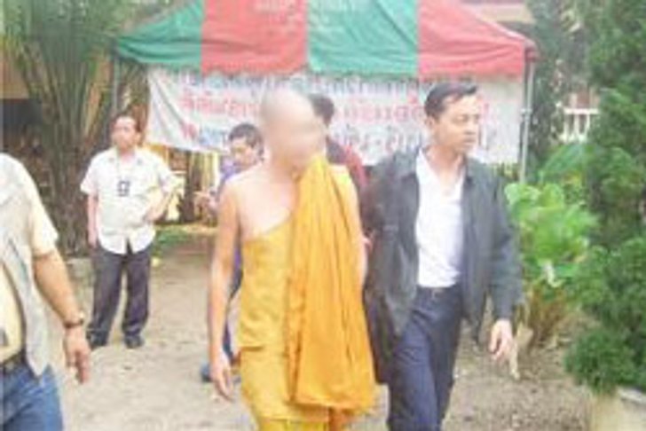 หนุ่มใหญ่ถูกพระดังใช้ปืนขู่ ด้านตร.ไม่รับแจ้ง