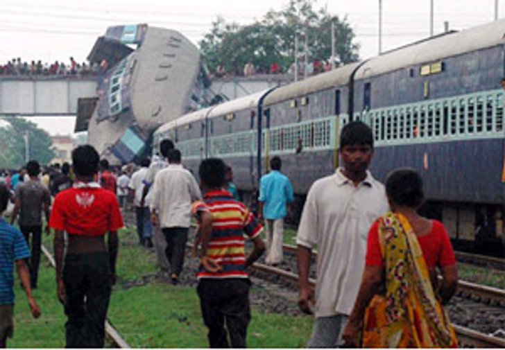 ช็อค! รถไฟอินเดียประสานงา ดับ61 เจ็บอีกเท่าตัว