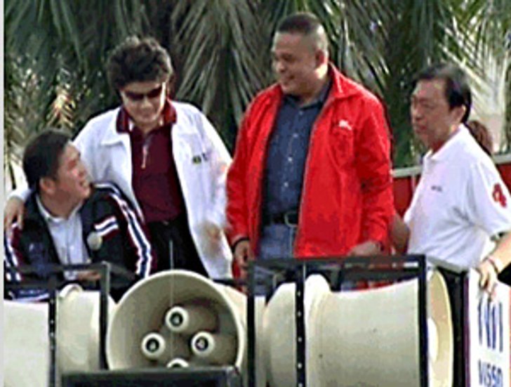 พท.-ปชป. เร่งหาเสียงโค้งสุดท้ายคึกคัก