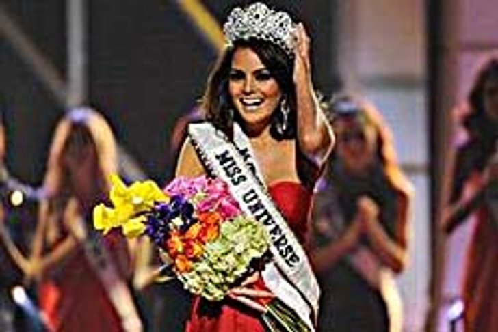 สาวเม็กซิโก จิเมน่า โรเซ็ท คว้ามงกุฎ Miss Universe 2010