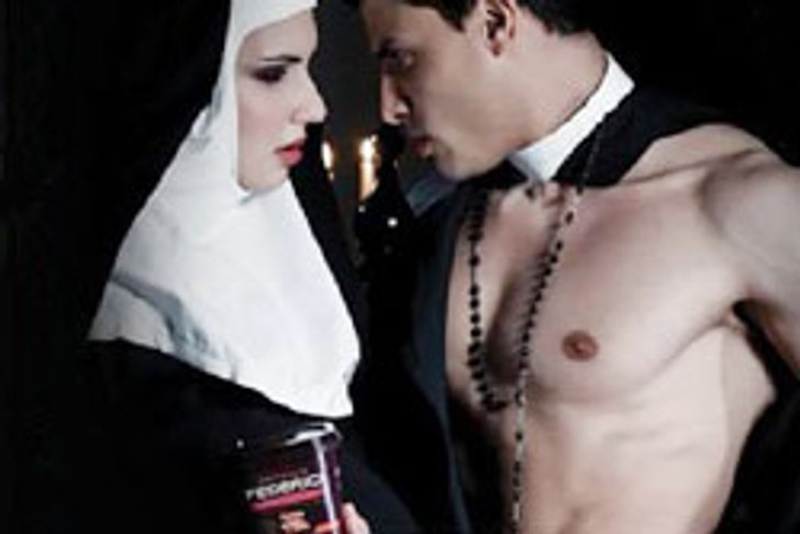 คาธอลิคเคือง ภาพโฆษณาไอติม แม่ชีสาวกับชายเปลือยท่อนบน