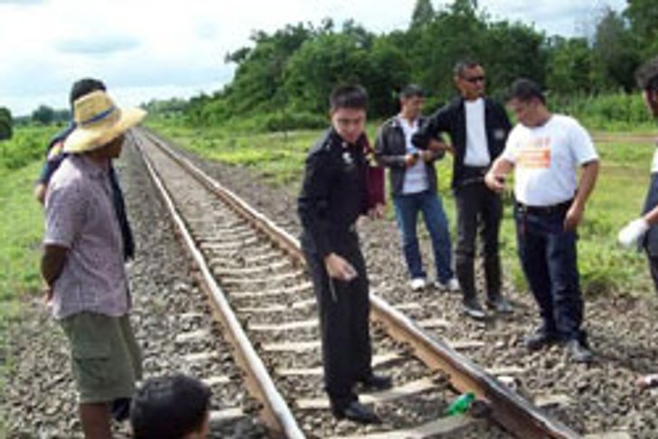สยอง! หนุ่มน้อยใจแฟน ประชดนอนให้รถไฟทับ