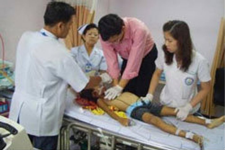 ซิ่งกระบะชนเด็ก6ขวบ อัดตู้โทรศัพท์ดับ