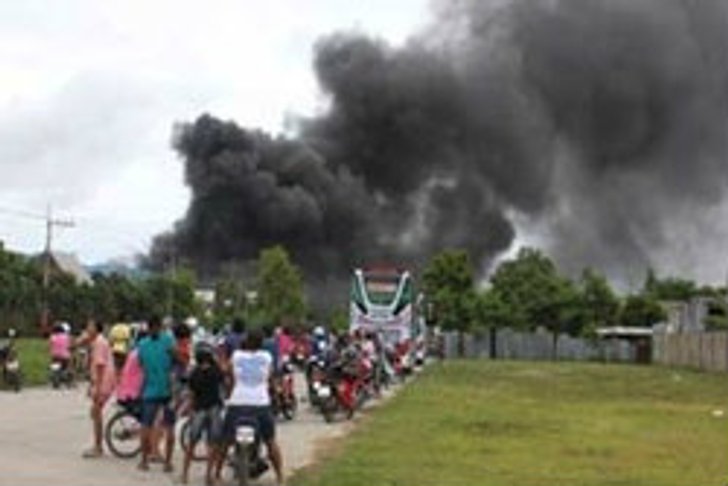 ระทึก! ไฟไหม้โรงงานรีไซเคิลน้ำมัน สูญสิบล้าน