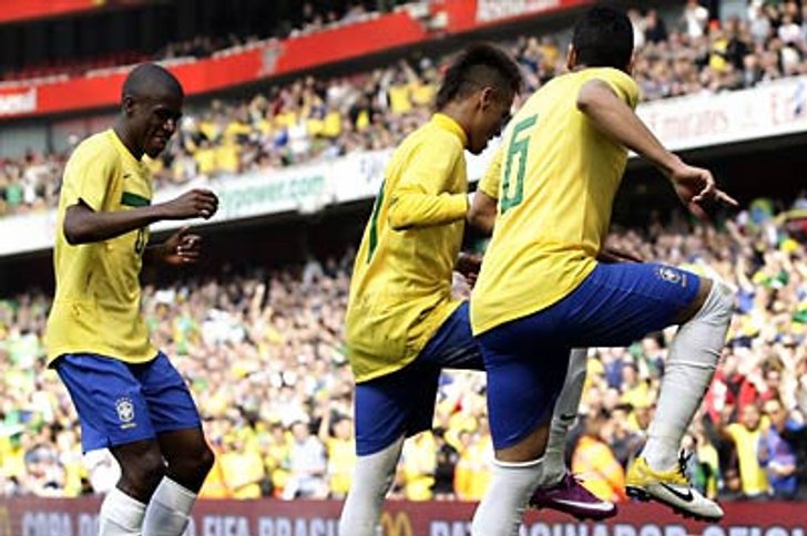 เนย์มาร์โชว์! แซมบ้าอุ่นหรูอัดวิสกี้ 2-0
